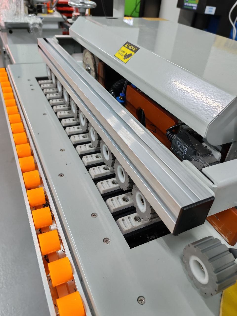 ERS 20 Otomatik Düz ve Eğri Kenar Pvc Bantlama Makinesi 6