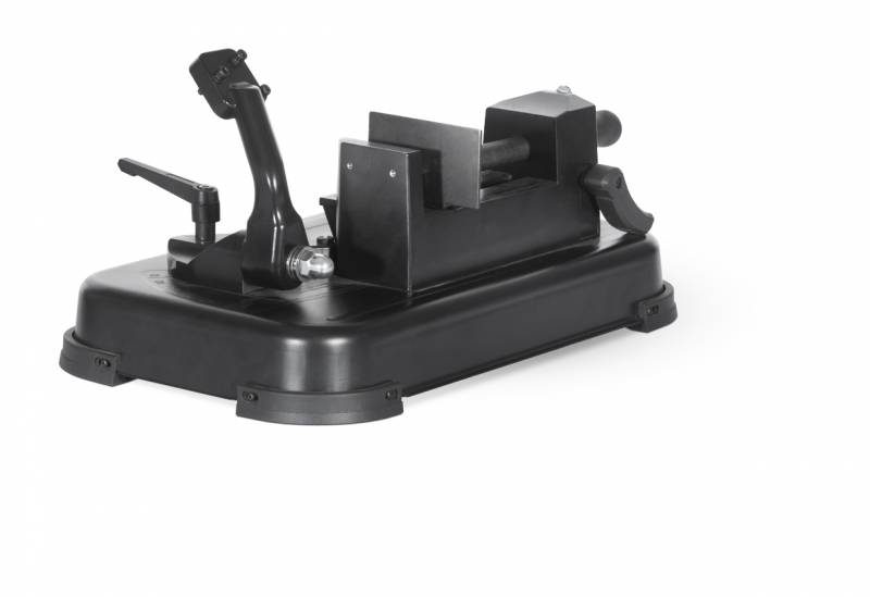 Flexicut 1140E şerit testere için entegre mengeneli taban.